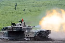 Xe quân sự Lực lượng phòng vệ mặt đất Nhật Bản tham gia tập trận. (Nguồn: AFP/TTXVN)