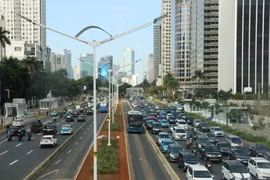 Đường phố thủ đô Jakarta. (Ảnh: Đỗ Quyên/Vietnam+) 