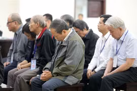 Các bị cáo tại phiên tòa. (Ảnh: Doãn Tấn/TTXVN)