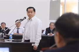 Bị cáo Phan Văn Anh Vũ trả lời các câu hỏi thẩm vấn của đại diện Viện Kiểm sát nhân dân. (Ảnh: Doãn Tấn/TTXVN)