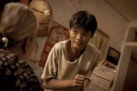 Tạo hình của Trần Anh Khoa trong vai Ròm. (Ảnh: CJ)