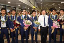 Với thành tích 2 vàng, 4 bạc, Việt Nam xếp thứ 7 trong số 110 quốc gia, vùng lãnh thổ dự thi, các thí sinh đã mang vinh quang về cho Tổ quốc. (Ảnh: Thanh Tùng/TTXVN)