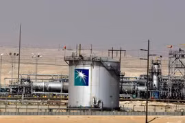 Một cơ sở khai thác dầu ở thành phố Dammam của Saudi Arabia. (Ảnh: AFP/TTXVN)