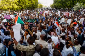 Người biểu tình tập trung tại Khartoum, Sudan, ngày 31/5 vừa qua. (Ảnh: AFP/TTXVN)
