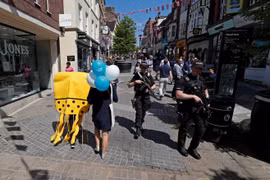 Cảnh sát Anh tuần tra tại thủ đô London. (Ảnh: AFP/TTXVN)