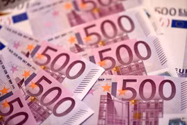 Đồng tiền mệnh giá 500 euro. (Ảnh: AFP/TTXVN)