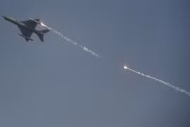 Máy bay chiến đấu MiG-21 bay trong lễ kỷ niệm ngày của Lực lượng Không quân Ấn Độ (IAF) ở New Delhi, ngày 8/10/2018. (Nguồn: AFP/TTXVN) 