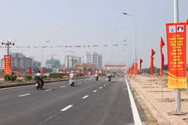 Đường Lê Văn Lương kéo dài. (Ảnh: Anh Tuấn/TTXVN)