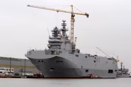 Tàu lớp Mistral. (Nguồn: EPA/TTXVN)
