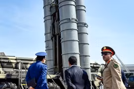 Hệ thống tên lửa phòng không S-300 của Nga được trưng bày tại Kubinka, ngoại ô thủ đô Moskva ngày 22/8/2017. (Nguồn: AFP/TTXVN)