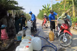 Hàng ngàn hộ dân Phú Yên thiếu nước sinh hoạt do nắng hạn