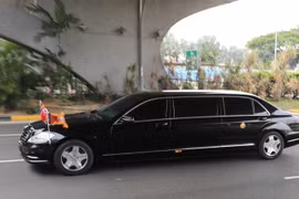 Phương tiện được cho là chở nhà lãnh đạo Triều Tiên Kim Jong-un rời sân bay Changi ở Singapore ngày 10/6. (Nguồn: Yonhap/TTXVN)