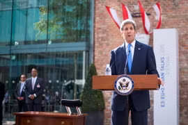 Ngoại trưởng Mỹ John Kerry có bài phát biểu về thỏa thuận quan trọng vừa đạt được trong tiến trình bình thường hóa quan hệ với Cuba. (Nguồn: AFP/TTXVN)