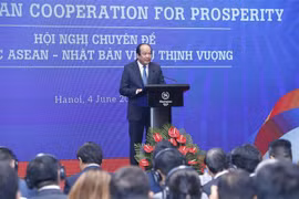 Bộ trưởng, Chủ nhiệm Văn phòng Chính phủ Mai Tiến Dũng phát biểu khai mạc hội nghị. (Ảnh: Lâm Khánh/TTXVN) 