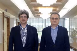 Thứ trưởng Ngoại giao Nga Igor Morgulov (phải) trong chuyến thăm tới Bình Nhưỡng ngày 18/7. (Nguồn: YONHAP/TTXVN)