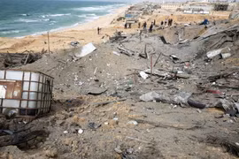 Hiện trường một cuộc không kích do quân đội Israel tiến hành nhằm vào phong trào Hamas tại Dải Gaza. (Nguồn: AFP/TTXVN) 