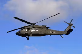 Máy bay trực thăng Black Hawk của quân đội Mỹ tham gia tập trận tại khu vực huấn luyện Adazi ở Latvia ngày 27/9/2015. (Nguồn: EPA/TTXVN)