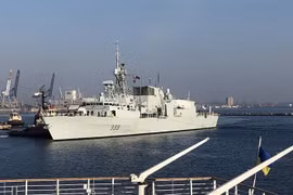 Tàu của Nhóm hàng hải thường trực 2 thuộc NATO tới cảng Ukraine ở Biển Đen ngày 1/4/2019. (Nguồn: UNIAN/TTXVN) 