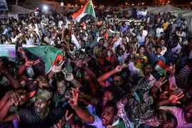 Người biểu tình tập trung tại thủ đô Khartoum, Sudan, ngày 19/5/2019. (Nguồn: AFP/TTXVN) 
