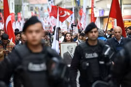 Nhân viên an ninh Thổ Nhĩ Kỳ tăng cường an ninh tại Istanbul ngày 29/10. (Nguồn: EPA/TTXVN)