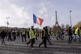 Người biểu tình Áo vàng tập trung tại thủ đô Paris, Pháp, ngày 9/2/2019. (Nguồn: AFP/TTXVN) 