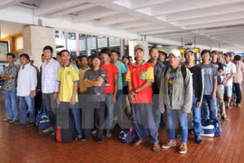 Các ngư dân Việt Nam tại sân bay quốc tế Soekarno Hatta, Jakarta trước khi về nước hồi tháng 7/2016. (Ảnh : Đỗ Quyên/TTXVN)