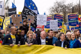 Tuần hành phản đối Brexit tại London, Anh ngày 23/3/2019. (Nguồn: AFP/TTXVN) 