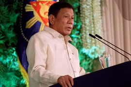 Tân Tổng thống Rodrigo Duterte phát biểu tại lễ tuyên thệ nhậm chức ở Manila ngày 30/6. (Nguồn: EPA/TTXVN)