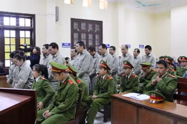 Tuyên hai án tử hình trong vụ buôn bán 213 bánh heroin 
