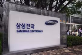 Logo của Hãng Samsung Electronics trên một tòa nhà ở Seoul, Hàn Quốc. (Nguồn: AFP/TTXVN) 