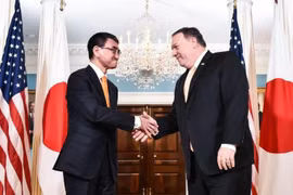 Ngoại trưởng Mỹ Mike Pompeo đã có cuộc thảo luận với người đồng cấp Nhật Bản Taro Kono. (Nguồn: AFP) 