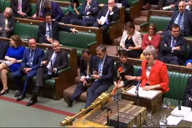 Thủ tướng Anh Theresa May phát biểu trước Hạ viện. (Nguồn: AFP/TTXVN) 