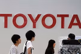 Biểu tượng Toyota tại cửa hàng ở thủ đô Tokyo, Nhật Bản ngày 3/8/2018. (Nguồn: AFP/TTXVN) 