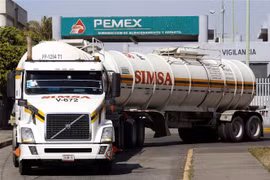 Một cửa hàng bán xăng dầu của Pemex ở El Salto, Mexico. (Nguồn: AFP/TTXVN) 