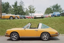 Nhiều người hy vọng mẫu 911 Targa sẽ giống với những hình ảnh về mẫu xe này bị rò rỉ hồi tháng trước. (Nguồn: digitaltrends.com)