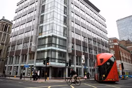 Trụ sở Cambridge Analytica ở London, Anh. (Nguồn: EPA/TTXVN)