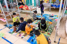 Học sinh Trường Mầm non Bạch Đằng (Kinh Môn, Hải Dương) trong khu cách ly. (Ảnh: Trường Mầm non Bạch Đằng)