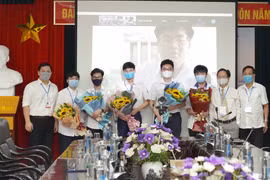 Lễ khai mạc đặc biệt theo hình thức trực tuyến giữa hai điểm cầu. (Ảnh: PV)