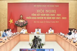 Thủ tướng chỉ đạo tại Hội nghị Tổng kết năm học 2020-2021. (Ảnh: Bộ GD-ĐT)