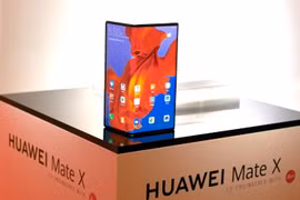 Điện thoại màn hình gập Huawei Mate X. (Nguồn: Android Central)