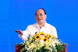 Thủ tướng Nguyễn Xuân Phúc với các đại biểu dự hội nghị. (Ảnh: Thống Nhất/TTXVN)