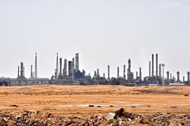 Nhà máy lọc dầu Aramco ở gần khu vực al-Khurj, phía nam thủ đô Riyadh của Saudi Arabia ngày 15/9/2019. (Nguồn: AFP/TTXVN)