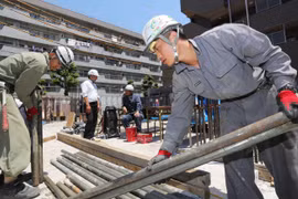 Công nhân lao động ở một công trường ở Nhật Bản. (Nguồn: asia.nikkei.com)