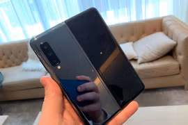 Galaxy Fold. (Nguồn: CNBC)