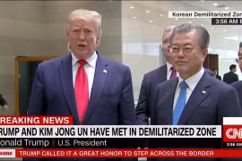 Tổng thống Mỹ Donald Trump phát biểu trước báo chí bên cạnh Tổng thống Hàn Quốc Moon Jae-in sau cuộc gặp song phương với nhà lãnh đạo Triều Tiên Kim Jong-un ở DMZ. (Nguồn: CNN)