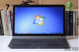 Hệ điều hành Windows 7 đã bị Microsoft ngừng hỗ trợ cập nhật mới và đang dính lỗ hổng bảo mật nguy hiểm. (Nguồn: The Verge)