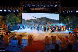 Tiết mục văn nghệ mang đậm bản sắc văn hóa dân tộc tại lễ khai mạc Tuần Văn hóa “Qua miền di sản ruộng bậc thang” Hoàng Su Phì 2019. (Ảnh: Nguyễn Chiến/TTXVN)