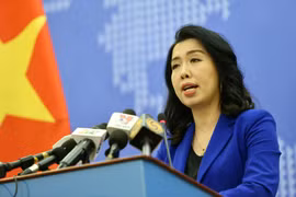 Người Phát ngôn Bộ Ngoại giao Lê Thị Thu Hằng trả lời câu hỏi của phóng viên trong nước và quốc tế. (Ảnh: Dương Giang/TTXVN)