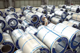 Hoạt động sản xuất công nghiệp của cả nước trong tháng Tám chịu ảnh hưởng nặng nề từ dịch COVID-19. (Ảnh: TTXVN)