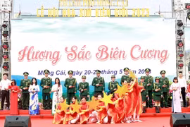 Tiết mục văn nghệ tại Lễ hội. (Ảnh: TTXVN phát)
